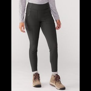 Athleta Headlands Cargo 16